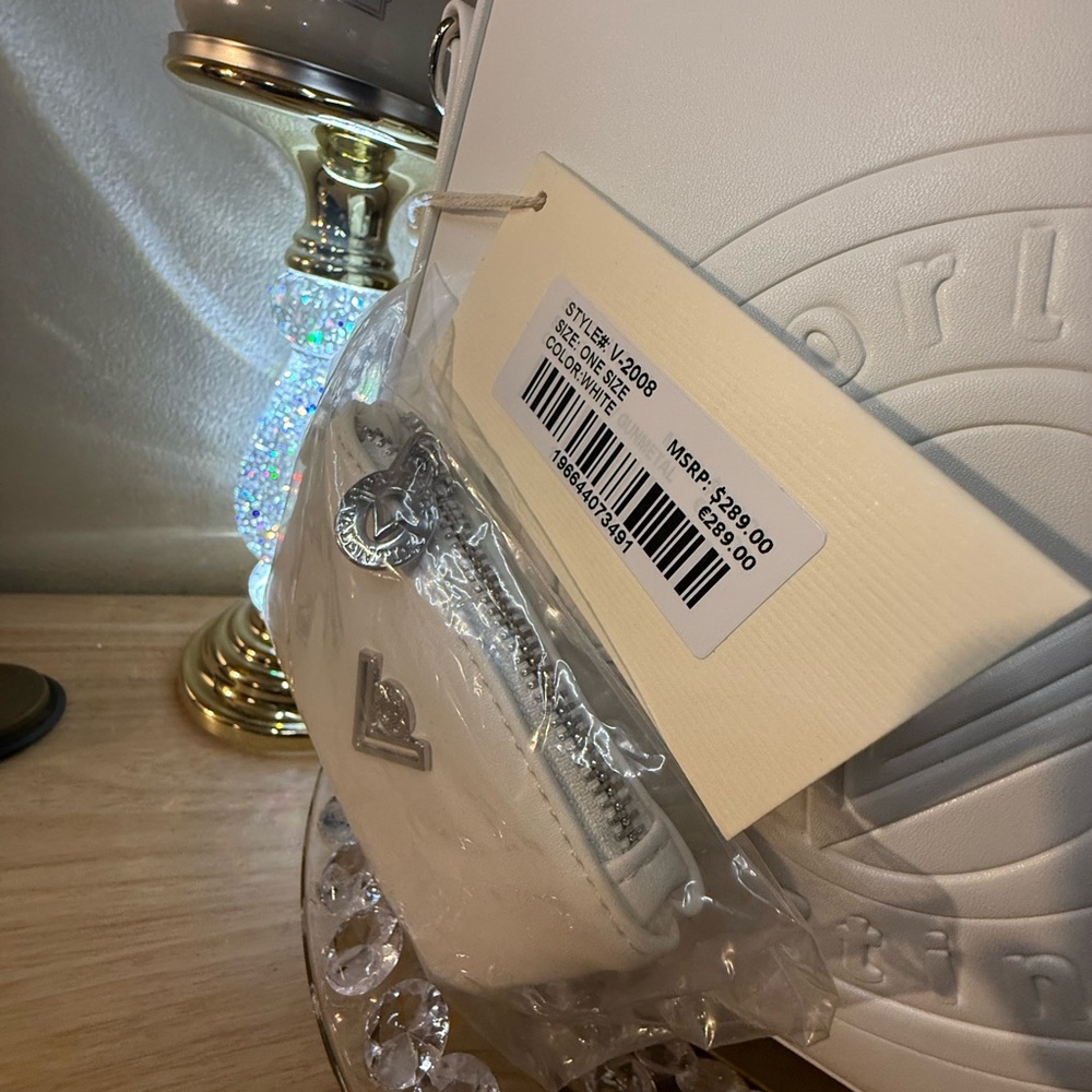 NWT Snow White Valentino Orlandi Handbag and Coin Purse Retail $289 - Picture 13 of 14